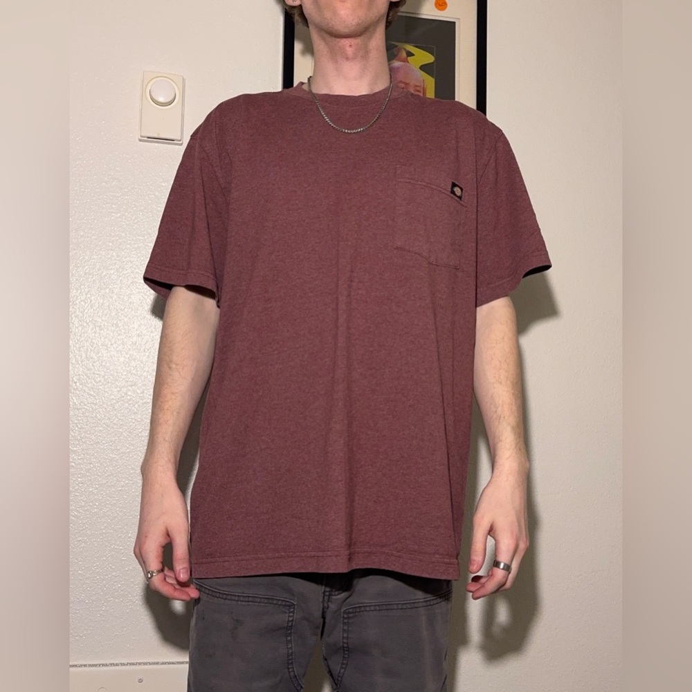 Dickies Men's Short-Sleeve Pocket Tee in Maroon